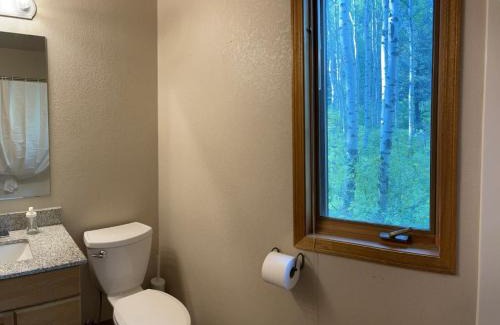 Crowsnest Pass Casa | Crowsnest River Chalet - Deer