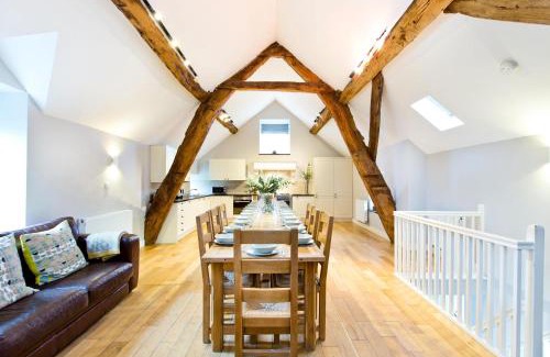 Hurdlow Casa | Cruck'd Barn
