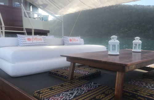 Labuan Bajo Alquiler De Eote | Cruise on gorgeous Indonesian Phinisi Boat