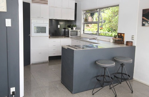 Hatfields Beach Casa | CRUISY COASTAL
