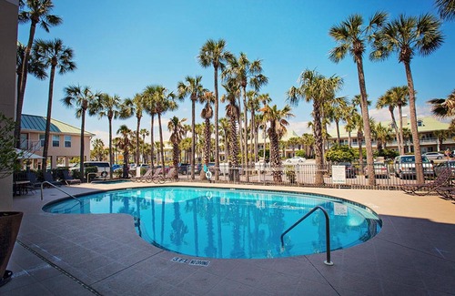 Crystal Beach Condominio | Crystal Dunes Beach Resort by Panhandle Getaways