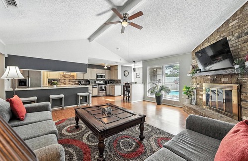 North Richland Hills Casa | Crystal Lagoon- Private Pool- Near DFW & Stadium