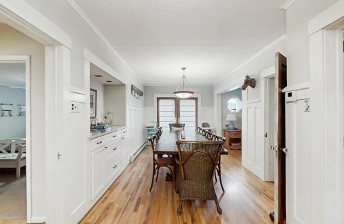 Beulah Casa | Crystal Lake Getaway