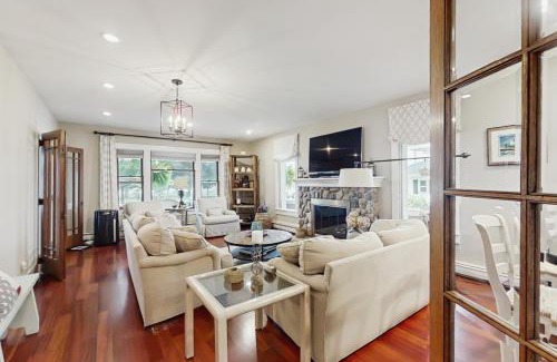 Beulah Casa | Crystal Lake Getaway