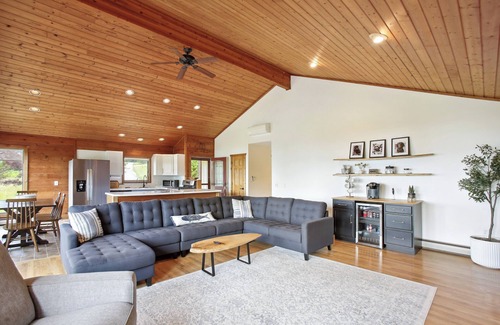 Beulah Casa | Crystal Lake Vacation Rental, 3 Mi to Betsie River