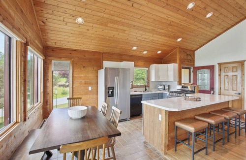 Beulah Casa | Crystal Lake Vacation Rental, 3 Mi to Betsie River