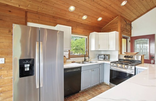 Beulah Casa | Crystal Lake Vacation Rental, 3 Mi to Betsie River