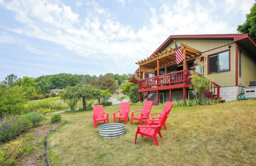 Beulah Casa | Crystal Lake Vacation Rental, 3 Mi to Betsie River