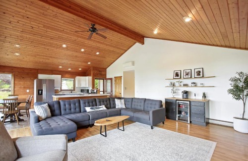 Beulah Casa | Crystal Lake Vacation Rental, 3 Mi to Betsie River