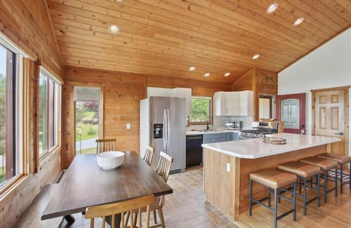Beulah Casa | Crystal Lake Vacation Rental, 3 Mi to Betsie River