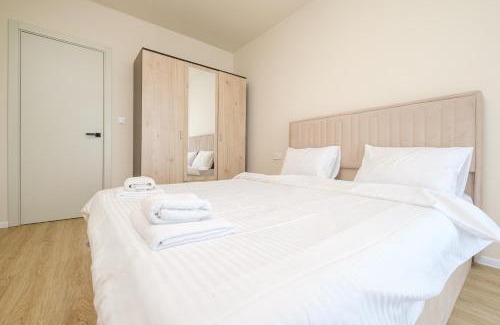 Parvenets Apartamento | Crystal Luxe 2-Bedroom