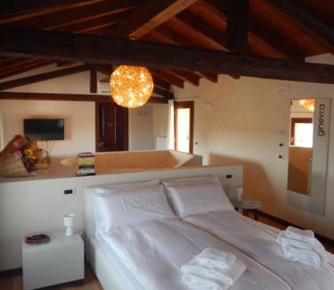 Fiume Veneto Casa | Crystal Luxury House