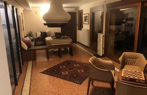 Fiume Veneto Casa | Crystal Luxury House