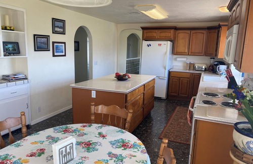 Crescent City Casa | Crystal Palace! Steps to beach!