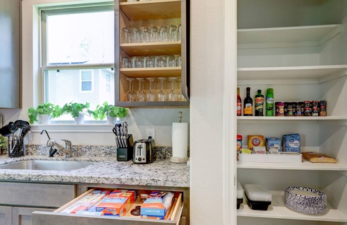 Montgomery Casa | Crystal River Retreat | Spacious home in Montgomery with full kitchen and yard