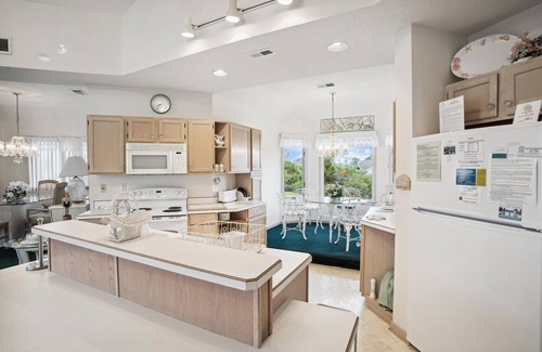 Tuckahoe Casa | Crystal Sands -- Unique 5 BR in Southern Duck with Community Amenities