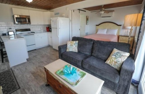 Kure Beach Casa | Crystal Shores Unit 4 - Ocean Front Unit with views of the sand dunes and ocean! steps away from beach! villa