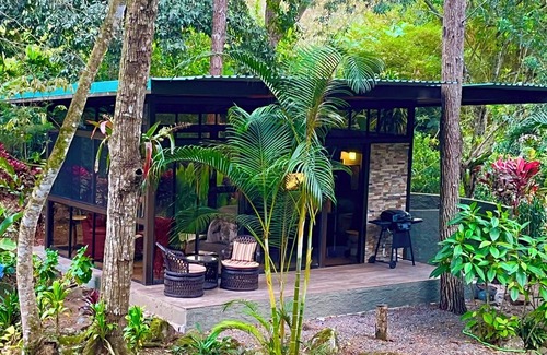 Pacuare Reserve Apartamento | Crystal Slow-Cabin secluded in the Rainforest along a mountain stream