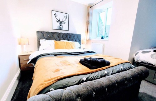 North Shields Apartamento | Crystal Suite 2 is located and very short walk to the Fish Quay and the Marina..