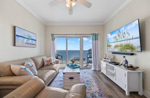 Gulf Shores Apartamento | Crystal Tower 1408 - Lazy River, Beachfront pool, Amazing Views, New Upgrades!