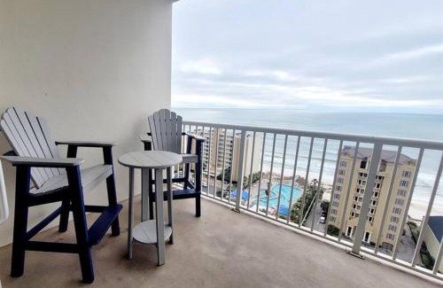 Gulf Shores Apartamento | Crystal Tower 1408 - Lazy River, Beachfront pool, Amazing Views, New Upgrades!