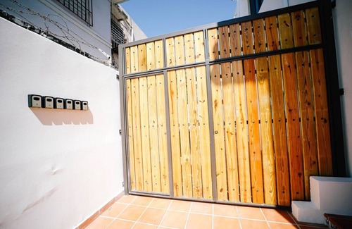 Sagrado Corazon Apartamento | CS4- Impressive Colonial 1BR Apartment w/Private Parking & Open Spaces