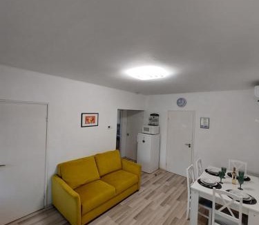 Zsorifurdo Apartamento | Csalogány 19 Apartman