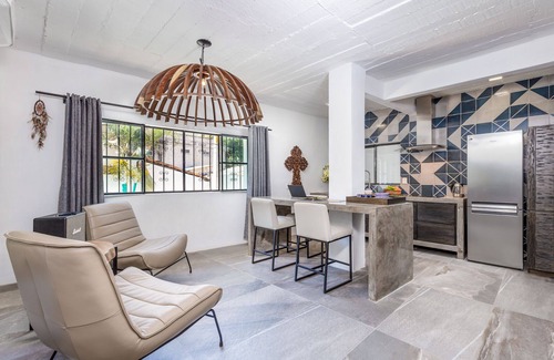 Emiliano Zapata Apartamento | Cuale Condo Retreats