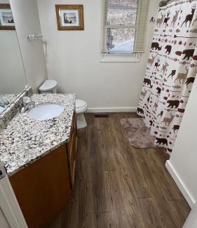 Chalet Village Chalet De Esquí | Cub Way-Cozy 1 bedroom with sleeping loft