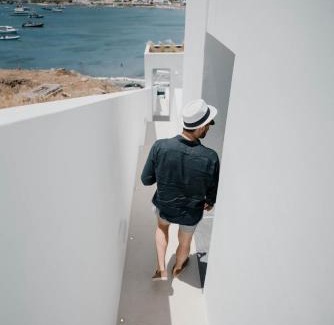 Ornos Hotel | CUBIC Mykonos Seafront Design Suites