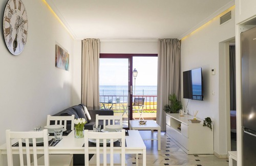 Mijas Apartamento | Cubo's Apartamento Lubina Sun & Beach / primera linea de playa / aire acondicionado / wifi gratis