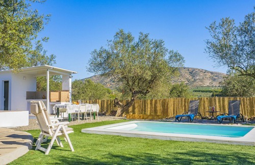 Alhaurin el Grande Cabaña | Cubo's Casa Rural La Oliva / piscina privada / aire acondicionado / wifi gratis
