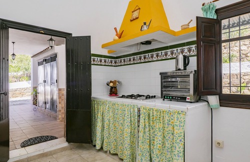 Jimera de Libar Cabaña | Cubo's Casa Rural Los Lirios & Albahaca del Libar / piscina privada / wifi gratis / vistas