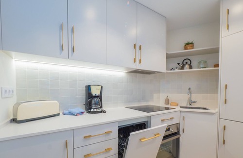 Cabopino Apartamento | Cubo's Estudio Cabopino Port & Parking / cerca de playa / wifi gratis / piscina comunitaria
