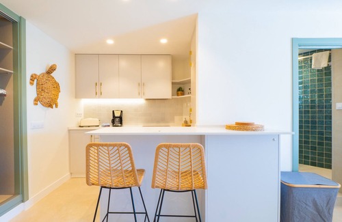 Cabopino Apartamento | Cubo's Estudio Cabopino Port & Parking / cerca de playa / wifi gratis / piscina comunitaria