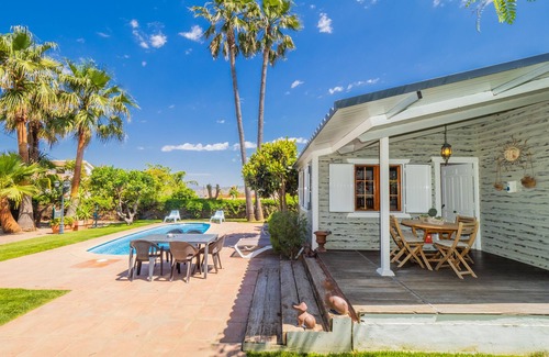 Alhaurin el Grande Cabaña | Cubo's Finca Los Ciruelos / piscina privada / wifi gratis / privacidad / cargador coche eléctrico