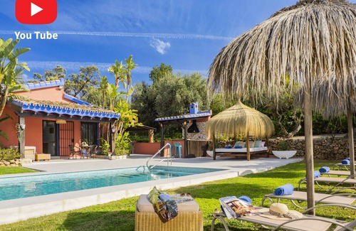 Alhaurin el Grande Cabaña | Cubo's Finca la Encina / Piscina / jardín privado / TV satélite / wifi