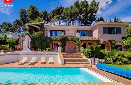 Torremolinos Villa | Cubo's Villa Las Capuchinas / piscina privada climatizada / aire acondicionado / vistas al mar / wifi gratis