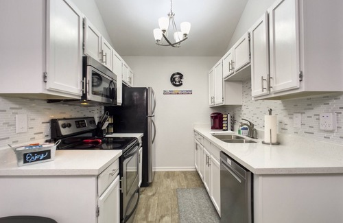 Mesa Grande Casa | Modern Townhome- Amazing location Tempe/Mesa one block to Cubs Spring Training!