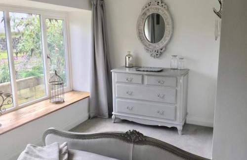 Llandovery Casa | Cuckoo Barn at Penygaer farm near the Brecon Beacons