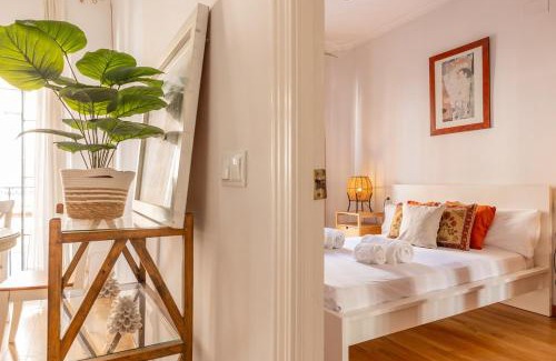 Alfalfa Apartamento | Cuna Center Suite by Valcambre