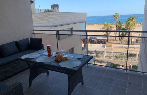 Cunit Apartamento | Cunit, front line with sea view