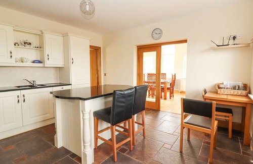 Fanore Cabaña | CÚNNA BÁN, family friendly, with open fire in Fanore, County Clare