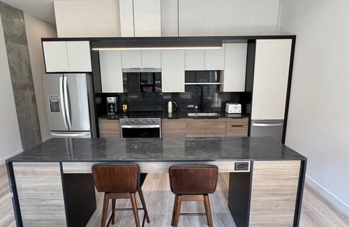 Downtown Halifax Apartamento | Curated 2B/2B DT Halifax