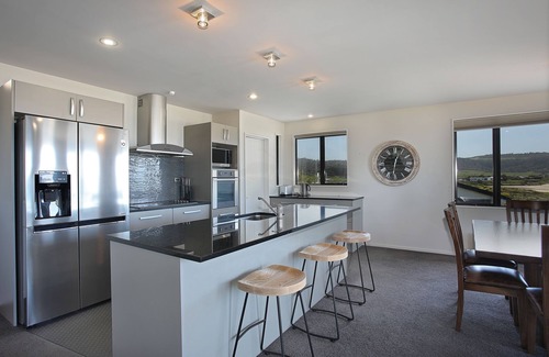 Curio Bay Casa | Curio Bay Salt House Motel