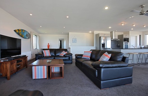 Curio Bay Casa | Curio Bay Salt House Motel