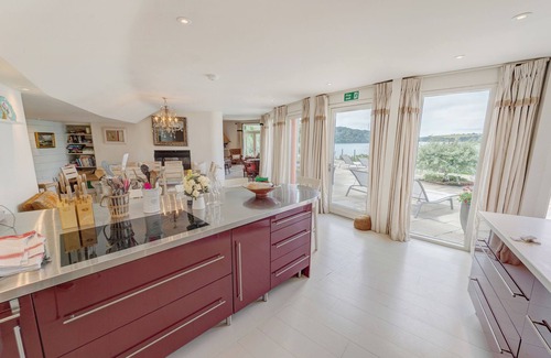 Lawrenny Cabaña | CURLEW HOUSE, pet friendly, with pool in Pembroke Dock