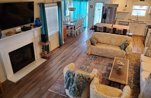 Ocean Isle Beach Casa | O. I.B.-Otoño, acción de gracias y alquiler a largo plazo en invierno-Sleeps14 Canal home w Dock