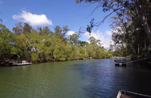 Currumbin Waters Casa | Currumbin Creek Front - Tropical & Private with Pool