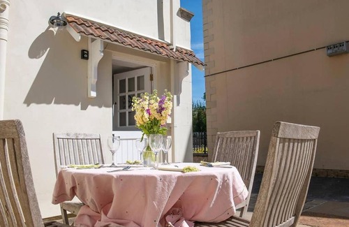 Calne Casa | Curzon House